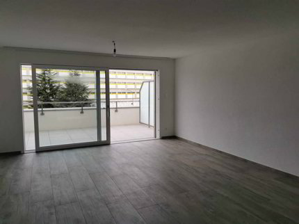 Superbe attique traversant de 3½ avec terrasse et vue dégagée 1/5