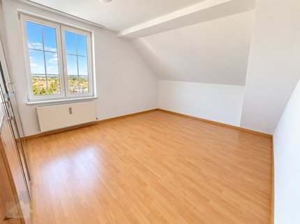 Preiswerte 4-Zimmerwohnung auf 90 m2 mit Balkon 1/5