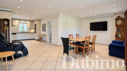 MAISON FAMILIALE DE 8.5 PIÈCES AVEC GRAND JARDIN À COTTENS 1/5