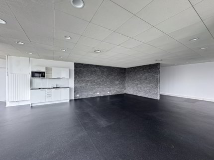 Attraktive Büro-, Praxis-, Dienstleistungsfläche im INSIDE Volketswil 1/5