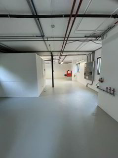 90 m² Espace commercial / Atelier à louer à Courroux 1/5