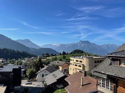 Great investment opportunity in the heart of Leysin 1/5