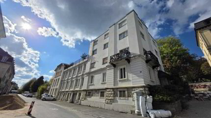 Appartement de 3 pièces en ville 1/1