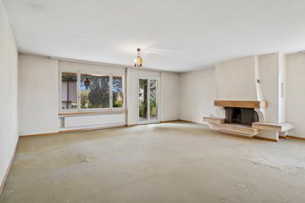 Einseitig angebautes 6.5-Zimmer-Einfamilienhaus mit Renovationspotential 1/5