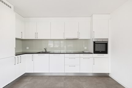 Grand balcon, beaux volumes et luminosité exceptionnelle ! 1/5