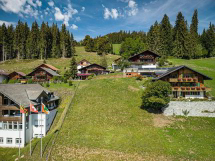 ATTRAKTIVE BAULANDPARZELLE INMITTEN DER BERNER ALPENWELT 1/5