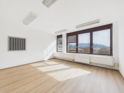 Ufficio al 6° es ultimo piano con balcone privato 1/5