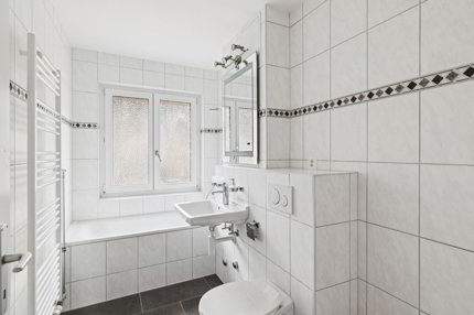 Soforteinzug in renovierte Wohnung - ruhig, zentralgelegen und familienfreundlich 1/5
