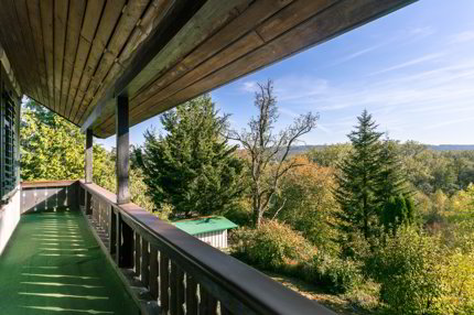 Bauland mit Bestandesliegenschaft und eigener Naturkulisse 1/5