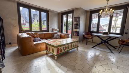 Charmant appartement rénové avec balcon 1/5
