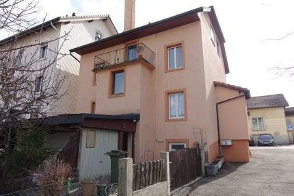 Tramelan - Maison familiale de 2 appartements de 3.5 pièces et duplex... 1/5