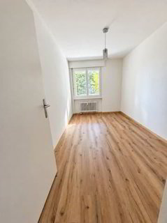 Helle 4.5-Zimmer-Wohnung mit Balkon in Biel - sofort verfügbar! 1/5