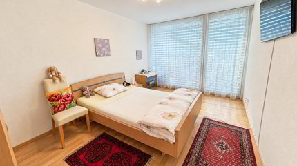 Helle, grosszügige Familienwohnung, urbaner Komfort trifft auf naturnahes Wohnen 1/5