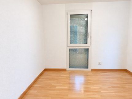Schöne 3,5-Zimmer-Wohnung im 1. Stock zu vermieten 1/5