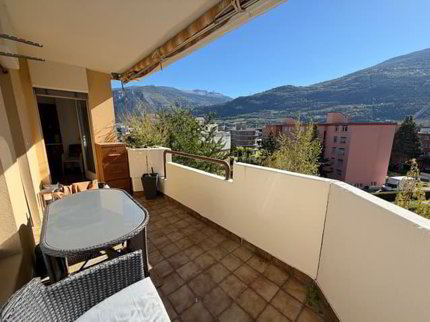 Appartement - 5ème étage - places de parc extérieures 1/5
