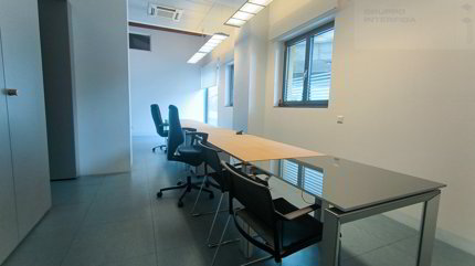 Bureau de 8 pièces en location à Melano - 265 m² 1/5