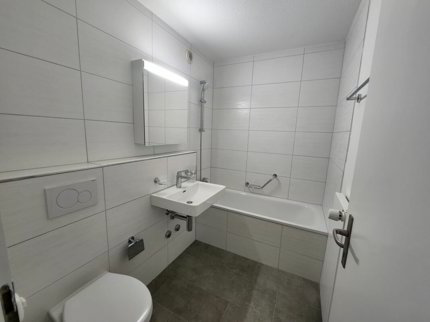 Neu renovierte 5.5 Zi Wohnung im 1. Stock 1/5