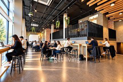 Café en location à Dübendorf - 228 m² 1/5