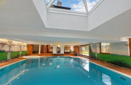 Appartement Ski-in/Ski-out de standing de 4.5 pièces avec piscine privée au coeur de Crans 1/5