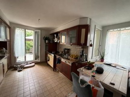 VILLA LOCATIVE IDÉALEMENT SITUÉE À 5 MINUTES DE LAUSANNE (CRISSIER) ! 1/5