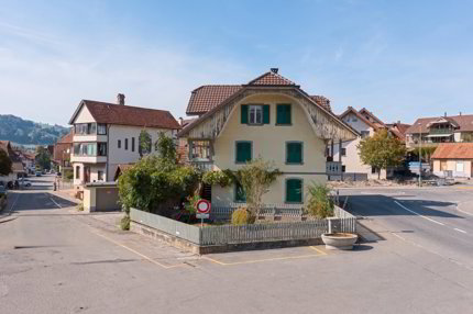 Mehrfamilienhaus mit 3 Wohnungen und Gewerberaum beim Bahnhof - Dorfstrasse 15 + 15a, Seftigen 1/5