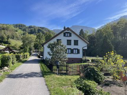 Eine seltene Gelegenheit - Liebhaberobjekt mit 3'938 m² Land mitten im Grünen 1/5
