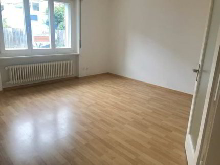 Grosszügige 2.5-Zimmer-Wohnung mit zwei Balkonen in Biel/Bienne 1/5