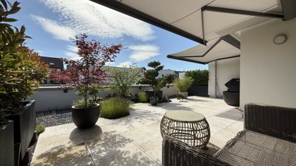 Move in & feel at home - hochwertige Attikawohnung für Expats & Professionals 1/5