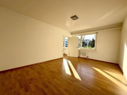 Helle 2.5-Zimmer-Wohnung mit Balkon und Lift in Basel kaufen 1/5